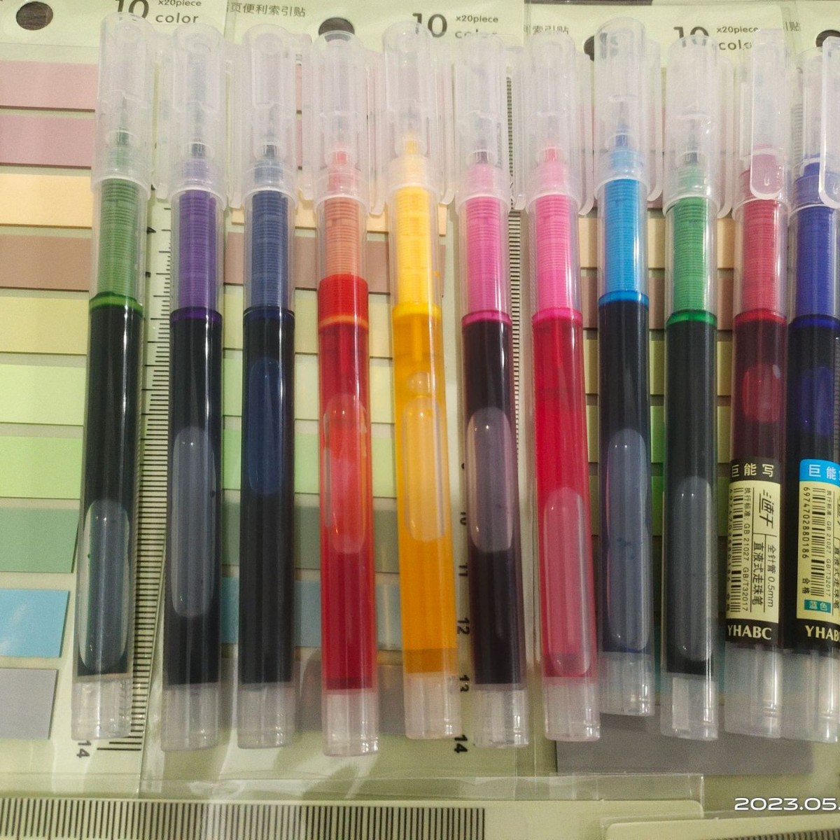 Picture of Straight Liquid Quick-Drying Ball Pen Gel Pen Black Pen Signature Pen Student Water Pen Stationery Needle Pen Wholesale Carbon Pen