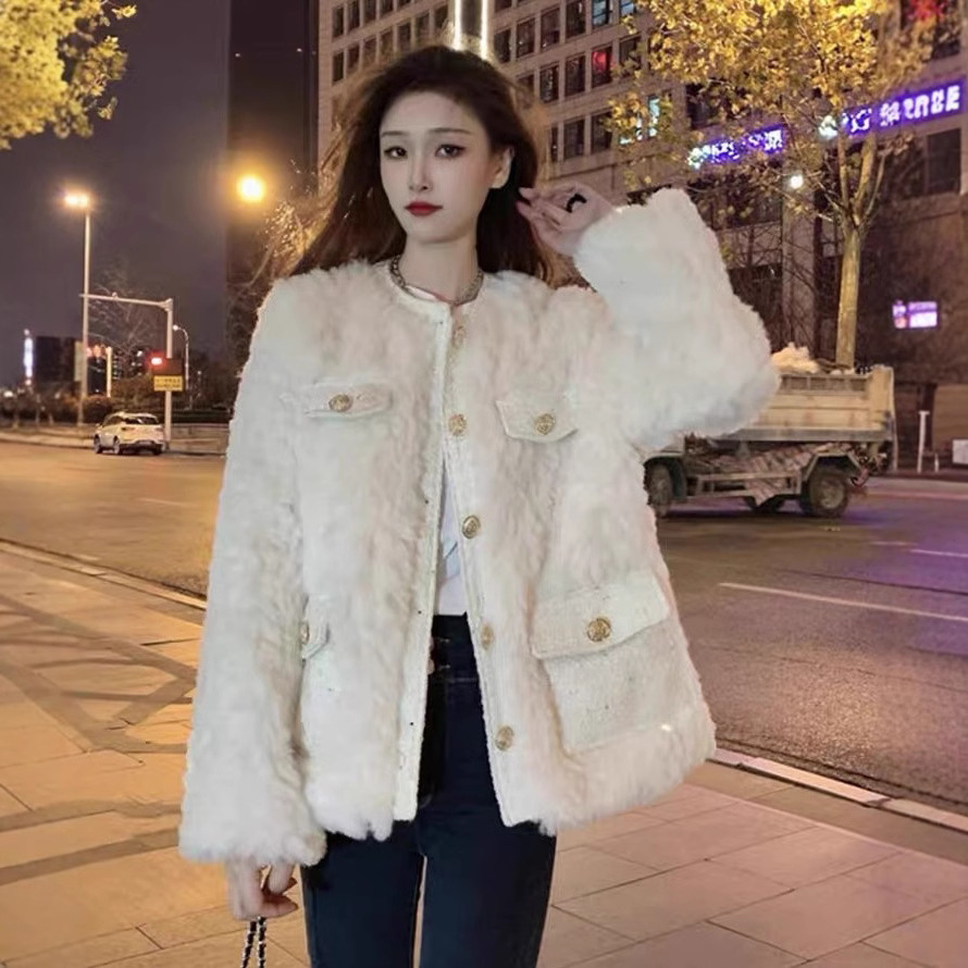 Picture of Coat for Women in Autumn and Winter, Small Fragrant Style, Imitation Lamb Wool Fleece-Lined, Thickeneded Plush, This Year's Popular Lady Style Top
