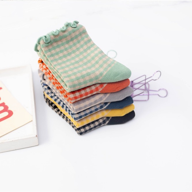 Picture of Women's Fungus-Edged Socks with Rolled Edges, Small Plaid Women's Socks, Casual Loose Cotton Socks, Cotton Short Socks, Zhuji Socks
