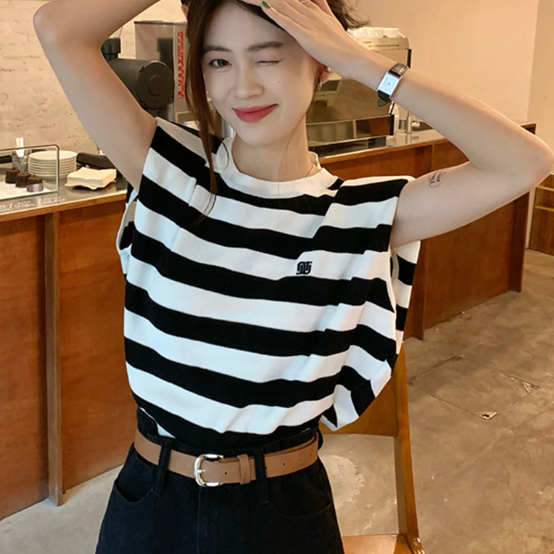New All-match Loose Right Angle Shoulder Sleeveless Striped Knitted Vest Shoulder Pad Shoulder Shirt Women's 2023 Summer Fashion Ice Silk Round Neck