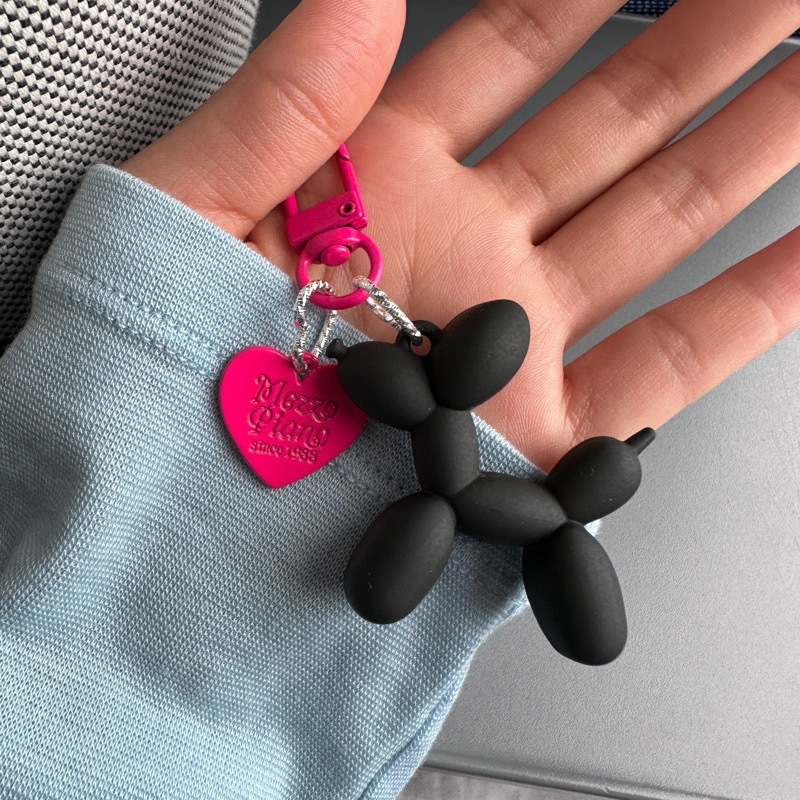Picture of Dopamine Rose Red with Black Keychain Pendant Female Internet Celebrity High-End Niche Handmade Balloon Dog Bag Pendant Versatile