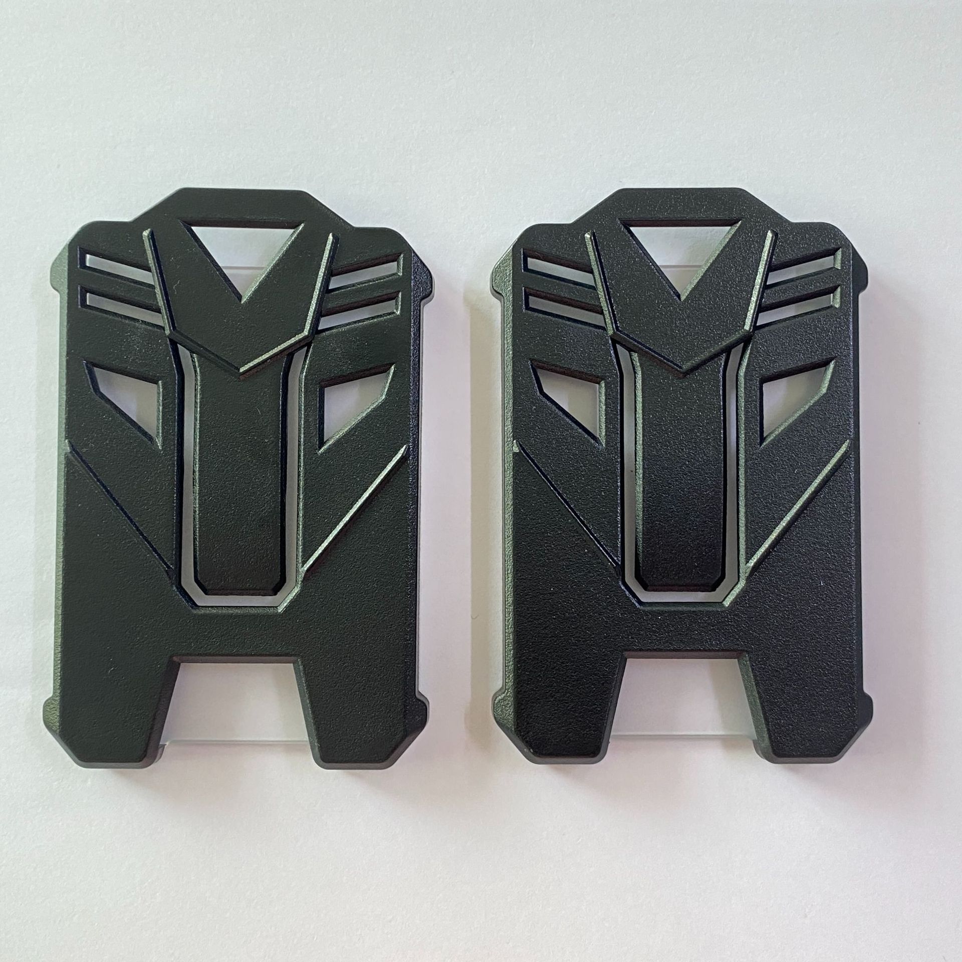 Plastic Carabiner Heavy-Duty Mecha Style Large-Capacity Id Work Tag Card Holder with Retractable Id Keychain