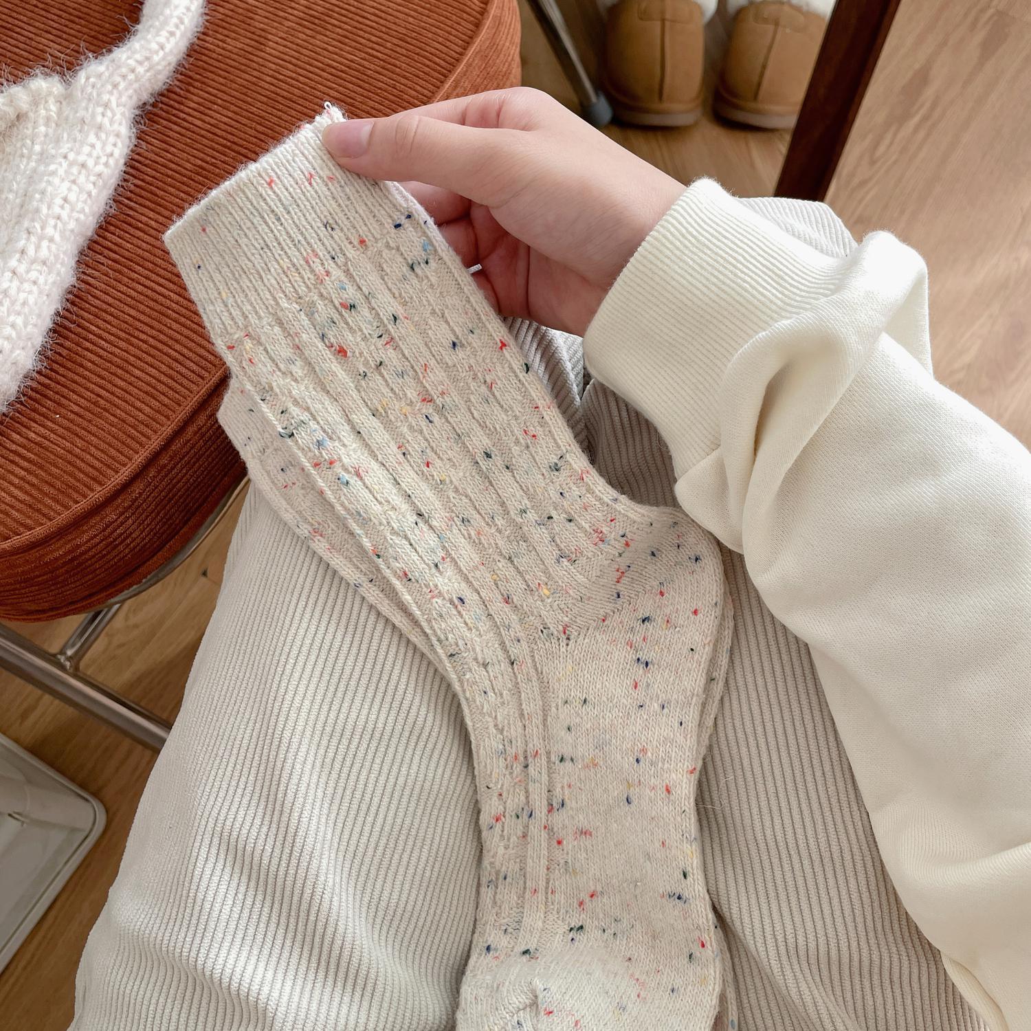 Socks women's autumn and winter wool socks thickened warm mid-calf socks ins Korean twist dot yarn pile socks fashion stockings
