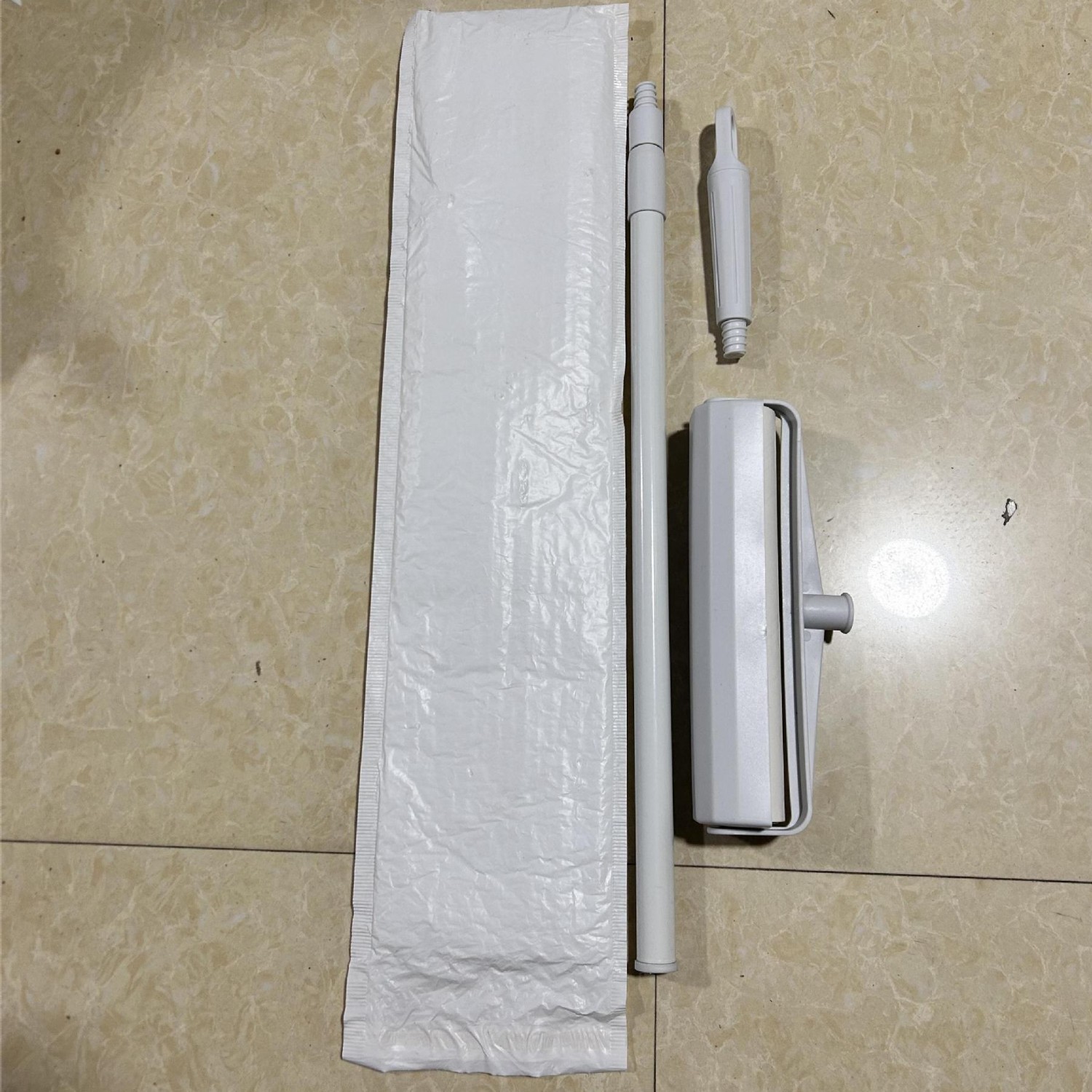 Picture of Hair Stick Roller Long Pole Telescopic Hair Stick Brush Clothing Roller Brush Hair Stick Remover Tear-Off Paper Mop Dust Removal Roller