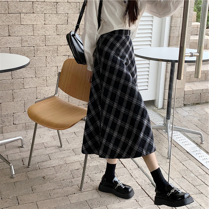 Winter Black and White Wool Plaid Skirt Women's Autumn and Winter Mid-length A- shaped Mid-length Stretch Waist Retro British A- line