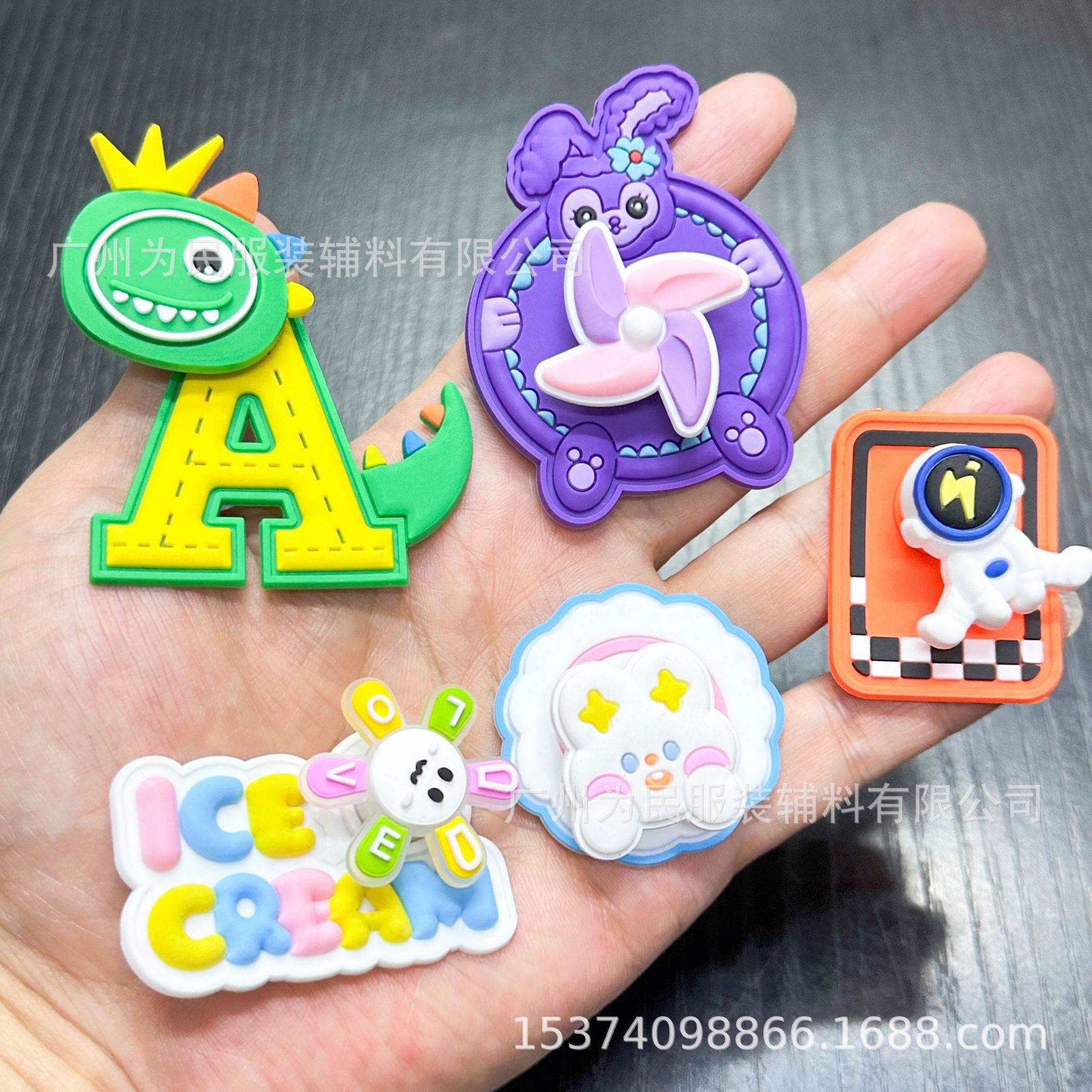 Factory wholesale luggage accessories candy color funny dinosaur turn music drop plastic rubber shaped personality rotating sign