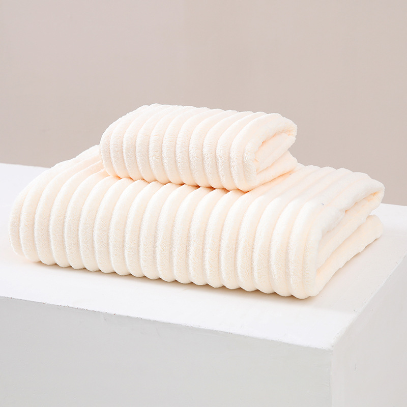 Picture of Pineapple Big Bath Towel Face Towel Coral Fleece Bath Towel Three-Piece Set Thickened Cotton Soft Quick-Drying Beach Towel