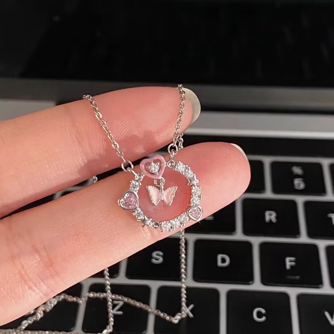 Pink girl butterfly necklace female niche design sense ins hip hop clavicle chain advanced design sense online celebrity necklace