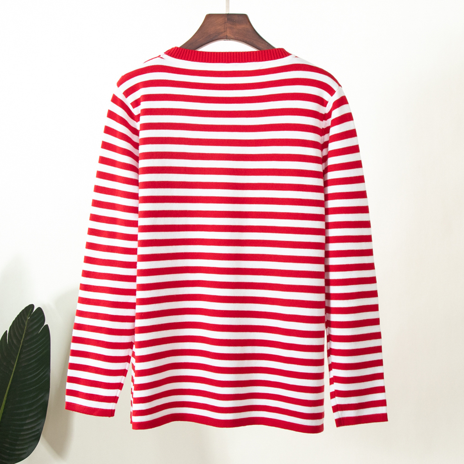 Picture of Cross-Border Round Neck Knitted Striped Sweater European and American 2025 Spring Versatile Classic Retro Striped Pullover Sweater for Women
