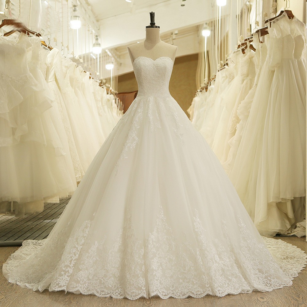 Bride's Strapless Wedding Dress White Light Luxury Lace Large Tailored Tutu Dress Slim-fit Slimming Wedding Dress