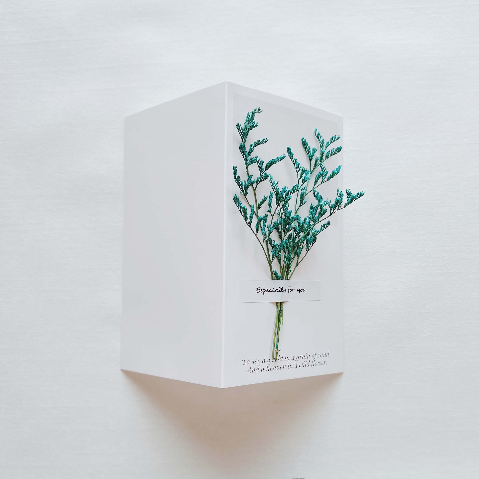 Picture of Gypsophila Dried Flower Greeting Card Birthday Greeting Card Creative Handmade Card Mid-Autumn Festival Handwritten Creative Universal Greeting Card