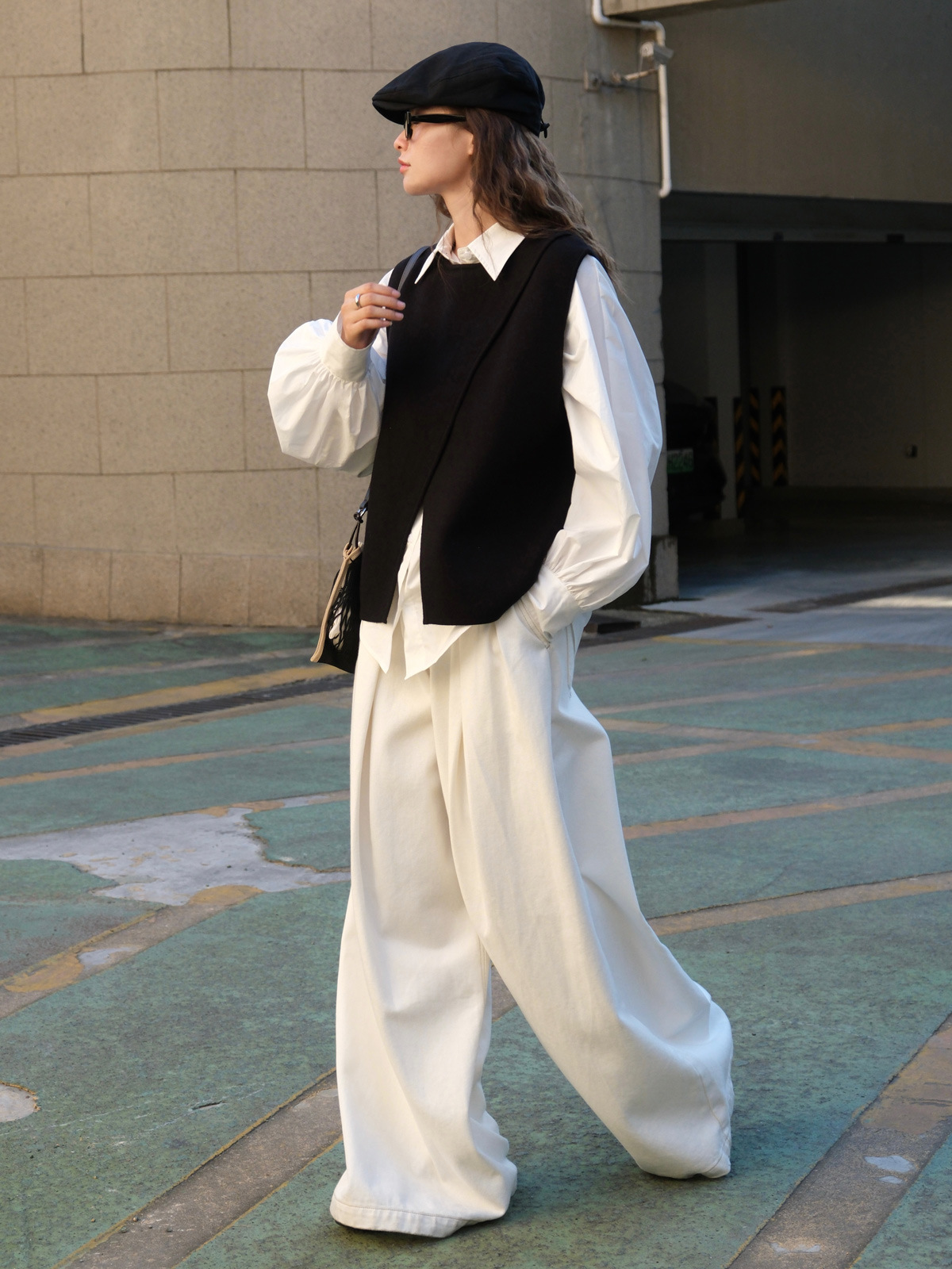 Picture of Lou Fu Autumn New Korean Style Design Sense Irregular Split Vest for Women