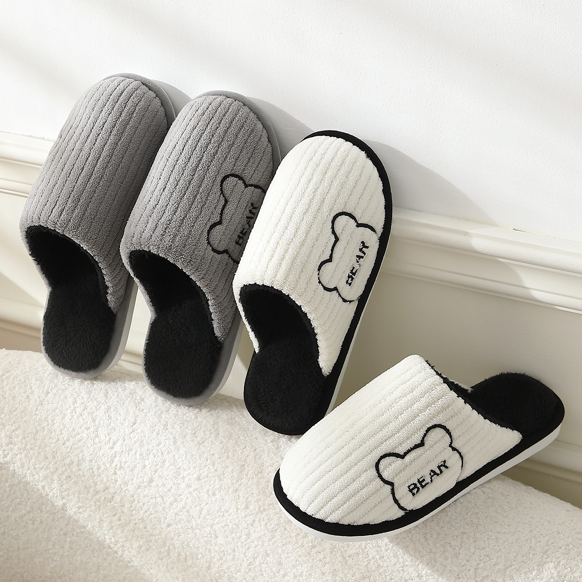 Picture of Cartoon Cotton Slippers for Men in Autumn and Winter Indoor Home Furry Slippers Thick-Soled Warm Home Non-Slip Cotton Shoes for Women Wholesale