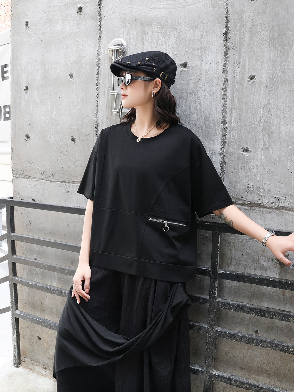 250352 Yamamoto Diablo Short-sleeved T-shirt Zipper Pocket Stitching Design Sense Loose Slimming Summer Top Trendy