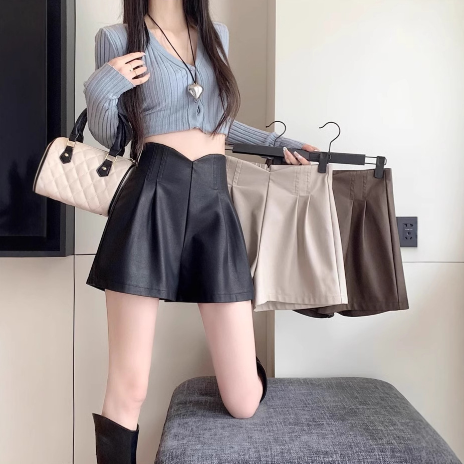 Autumn 2023 New plus size High Waist A- word PU Leather Shorts Women's Loose Casual All-match Wide Leg Outer Wear Boots Pants 200