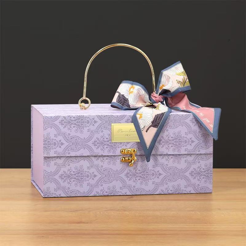 Picture of Gift Box Metal Portable Bridesmaid Wedding Return Gift Empty Box Packaging Box Gift Box Wholesale Wedding Candy Box Handmade Gift Box