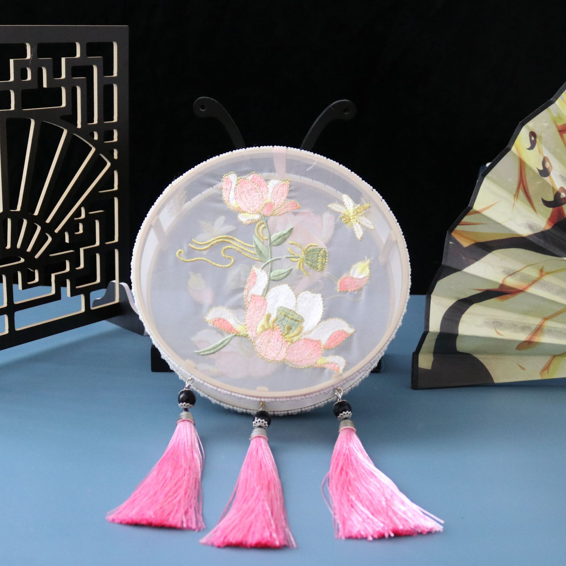 Picture of New Hanfu mid-autumn festival lantern diy handmade flowers and plants Lantern finished led Luminous lantern ancient style portable palace lantern