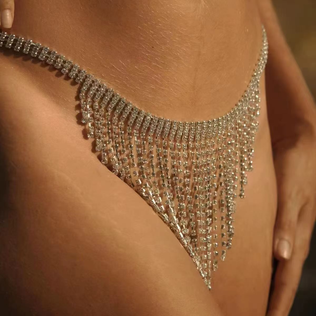 European and American fashion full diamond tassel underwear waist chain nightclub party rhinestone sexy body chain women's flash diamond clothing