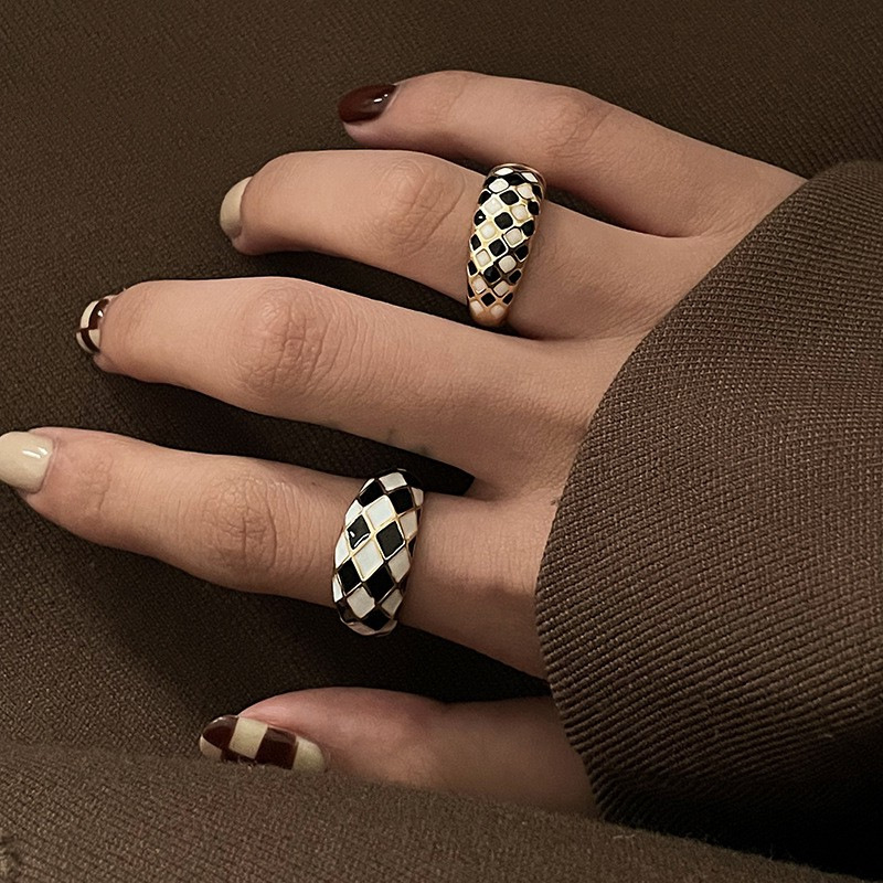 Korean Version S925 Silver Personalized Grid Black and White Ring for Women, Retro Fashion Temperament Color-Blocking Open Ring Index Finger Ring Trendy