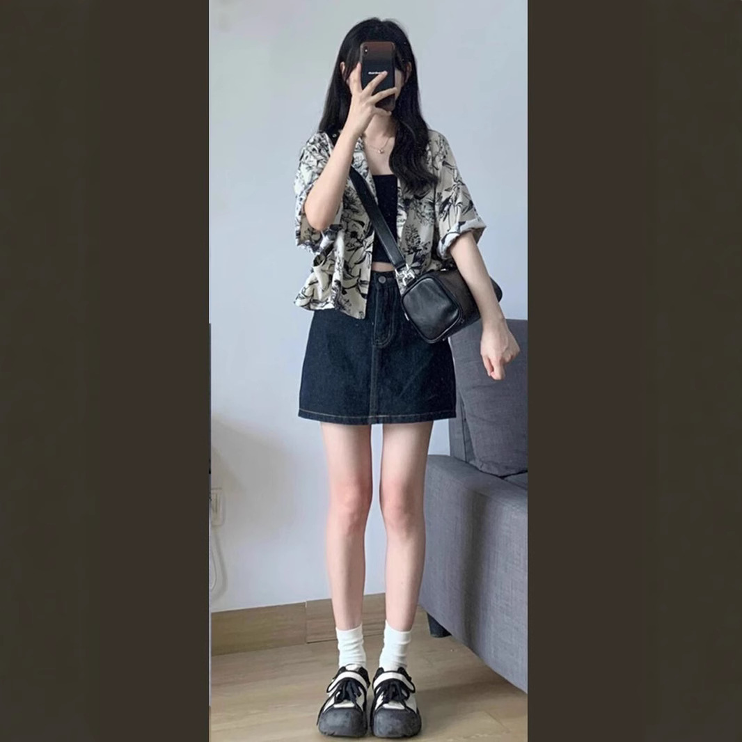 Short-Sleeved Shirt for Women Summer 2024 New Design Niche Shirt Jacket Petite Hong Kong Style Floral Top