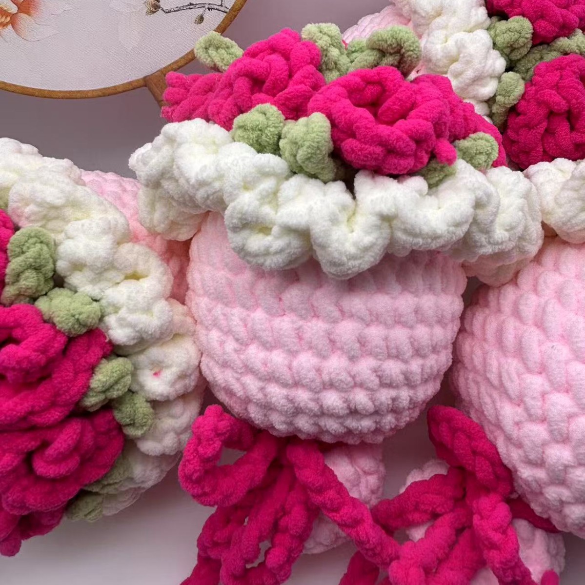 Picture of Hand-Knitted Ice Line Hand-Held Rose Bouquet Finished Product, Homemade Crochet Material as a Gift for Your Girlfriend on Goddess' Day