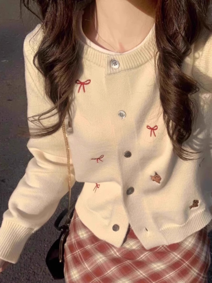 Bow embroidery knitted jacket women's autumn winter 2025 new sweet age-reducing loose short sweater cardigan