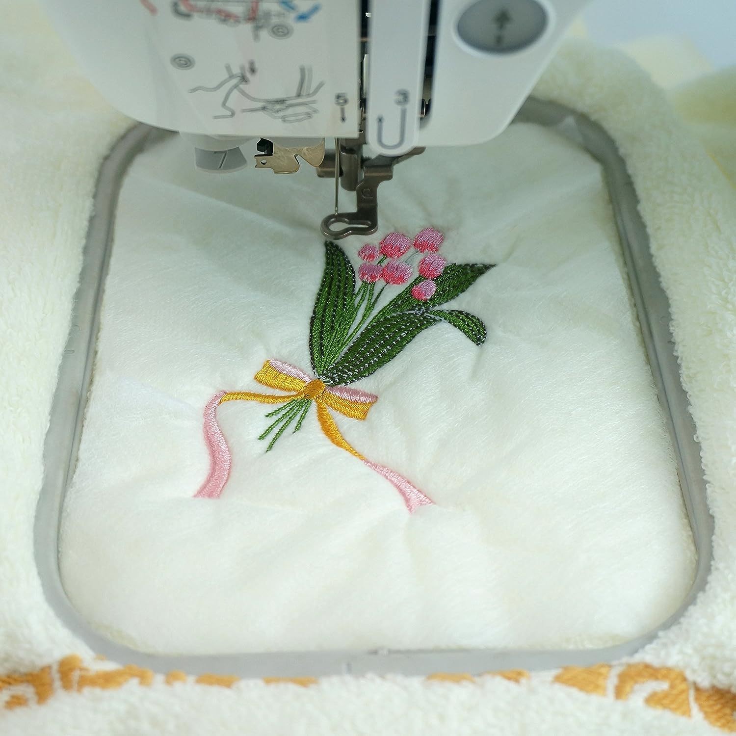 Picture of 25cm * 3yard water soluble non-woven embroidery stabilizer
