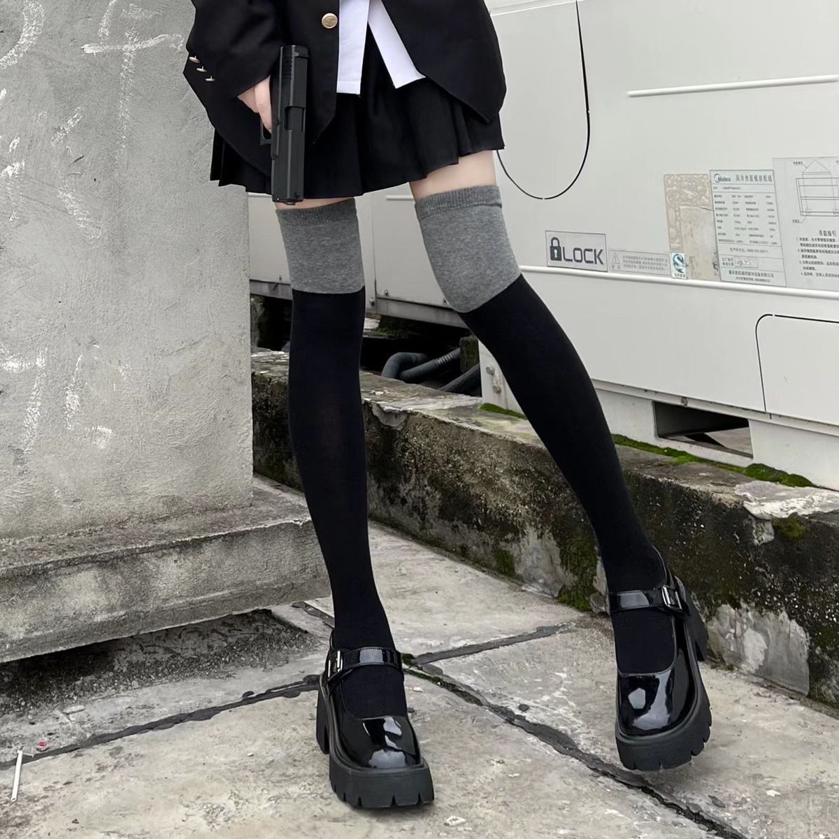 Black and red stitching calf socks women's autumn and winter cotton mid-calf socks long knee socks JK college style slimming socks Net red socks