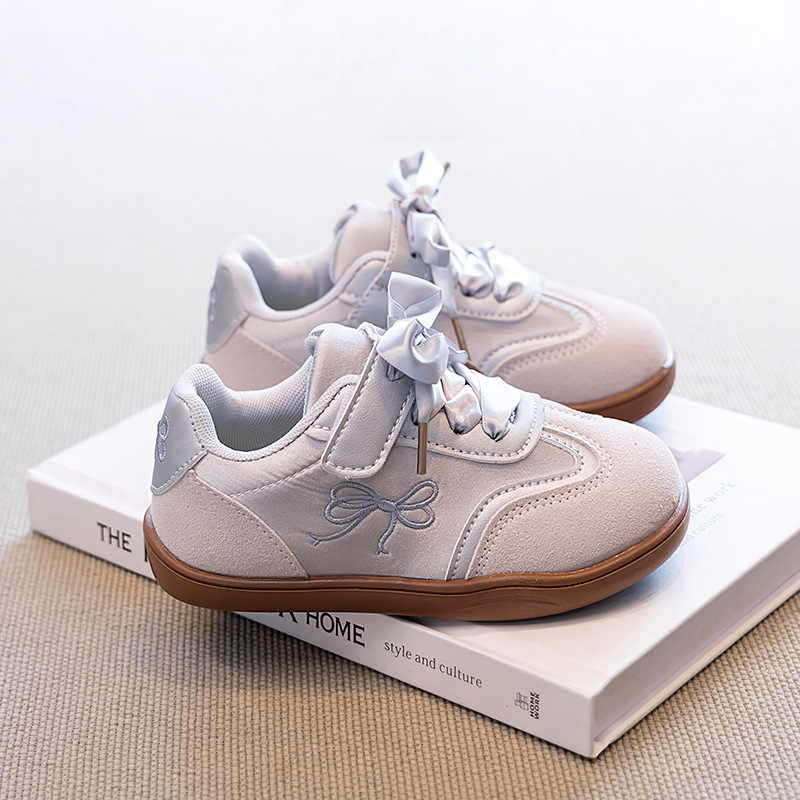 Girls' shoes autumn 2025 new children's sneakers, silver girls' moral training shoes, women's treasure shoes, casual autumn shoes