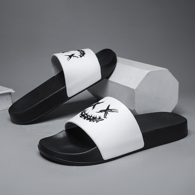 Summer Popular Trendy Versatile Smiley Face Slippers for Couples Large Size Outer Wear Soft Sole Non-Slip Wear-Resistant Breathable Slippers