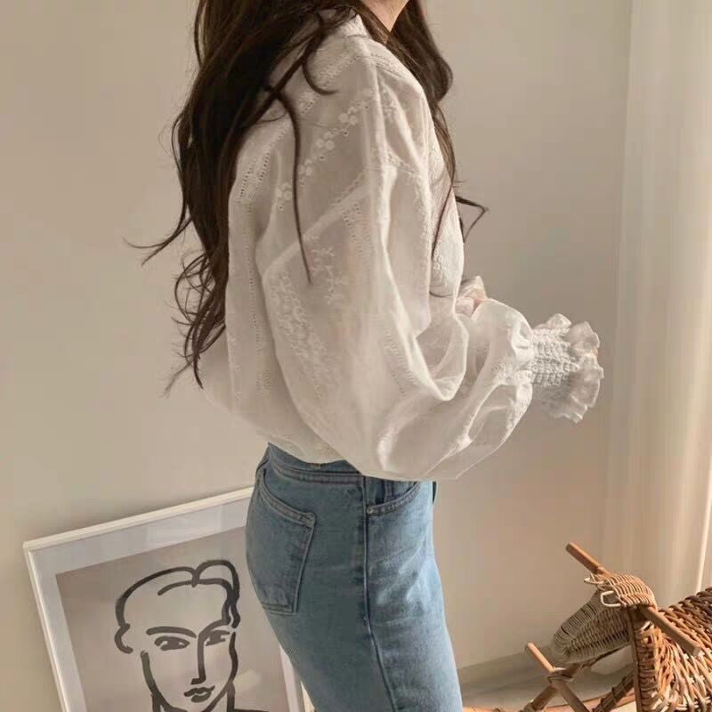 Picture of Korean ins Sweet Style Girl Spring and Autumn Fresh Age-reducing Lace Gouhua Lantern Long-sleeved Shirt Top for Women