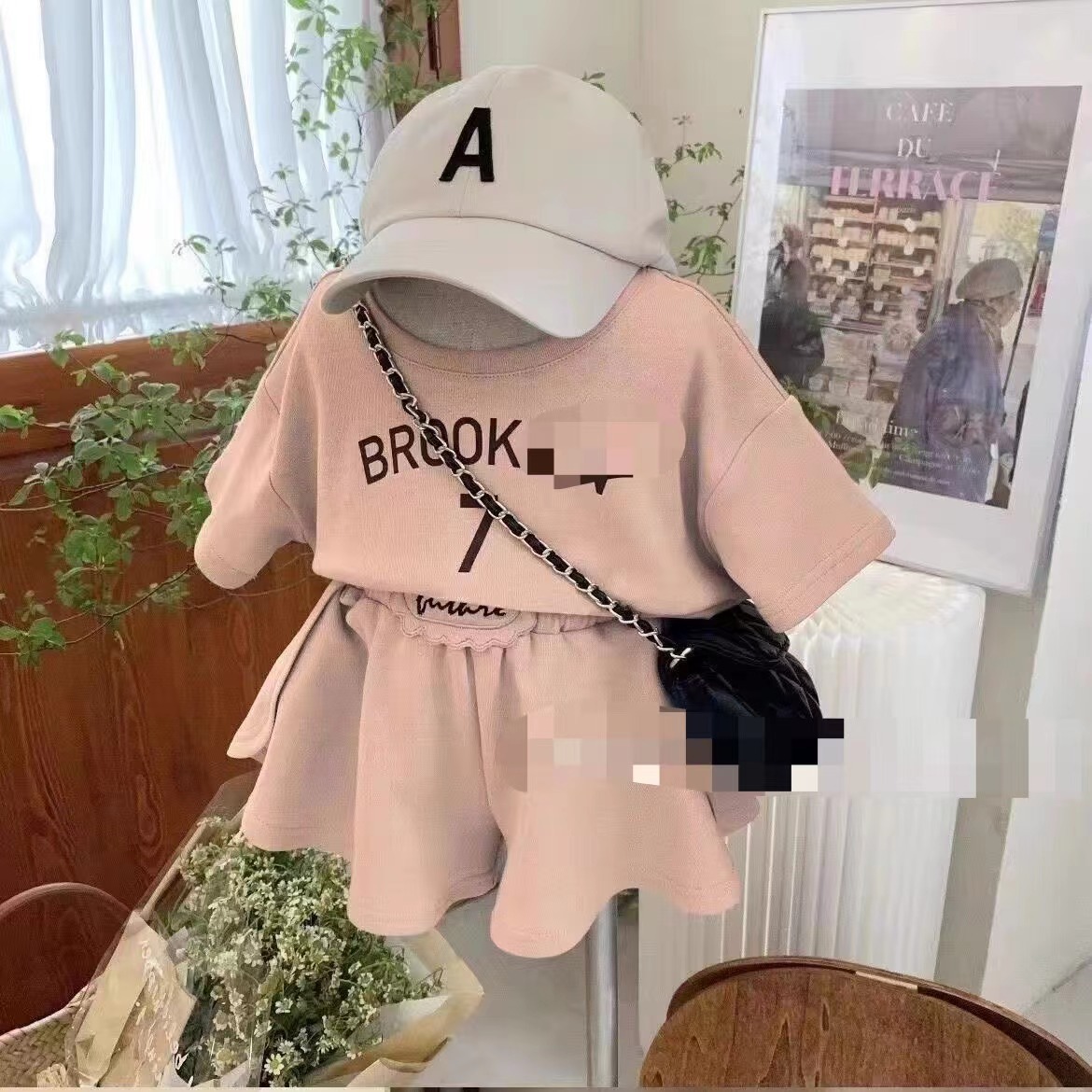 Picture of Girls Summer Suit 2025 New Korean Style Foreign Style Kidsren's Internet Celebrity Baby Short-Sleeved Shorts Two-Piece Set Trendy Kidsren's Clothing