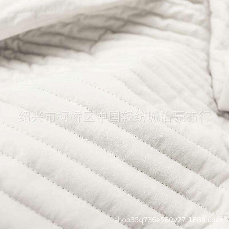 Picture of Wholesale White Double-Sided Pure Cotton Horizontal Strip Linear Children's Mattress Fabric Large Capacity Baby Mommy Bag Quilted Fabric