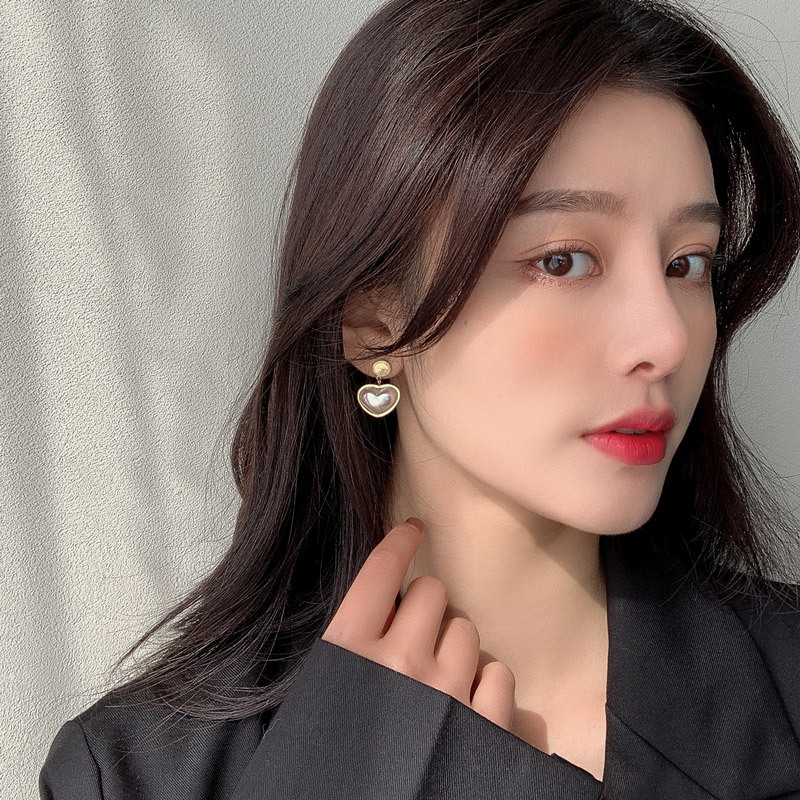 Retro Pearl Necklace Women's High-end Light Luxury Titanium Steel Jewelry Famous Warm Mature Elegant Fashion Earrings