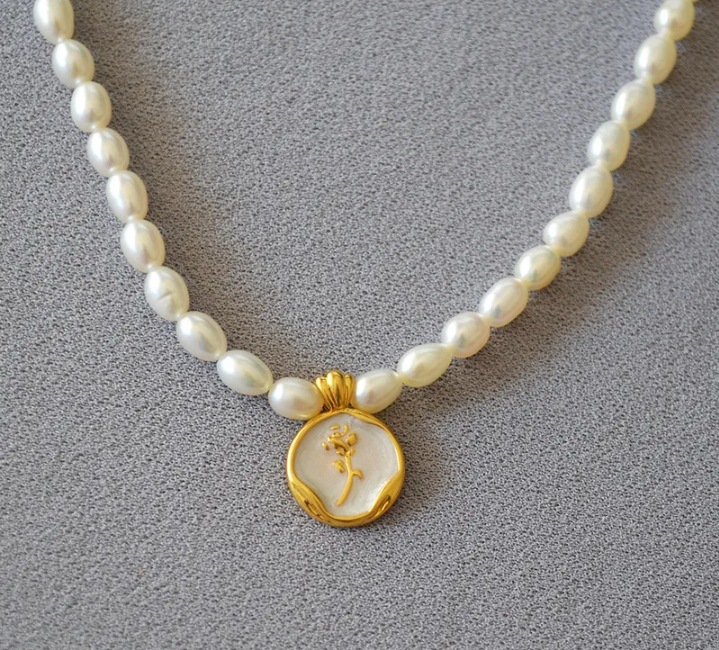 Picture of French Elegant Pearlescent White Enamel Vintage Rose Gold Pendant Freshwater True Pearl Necklace Women's Clavicle Chain