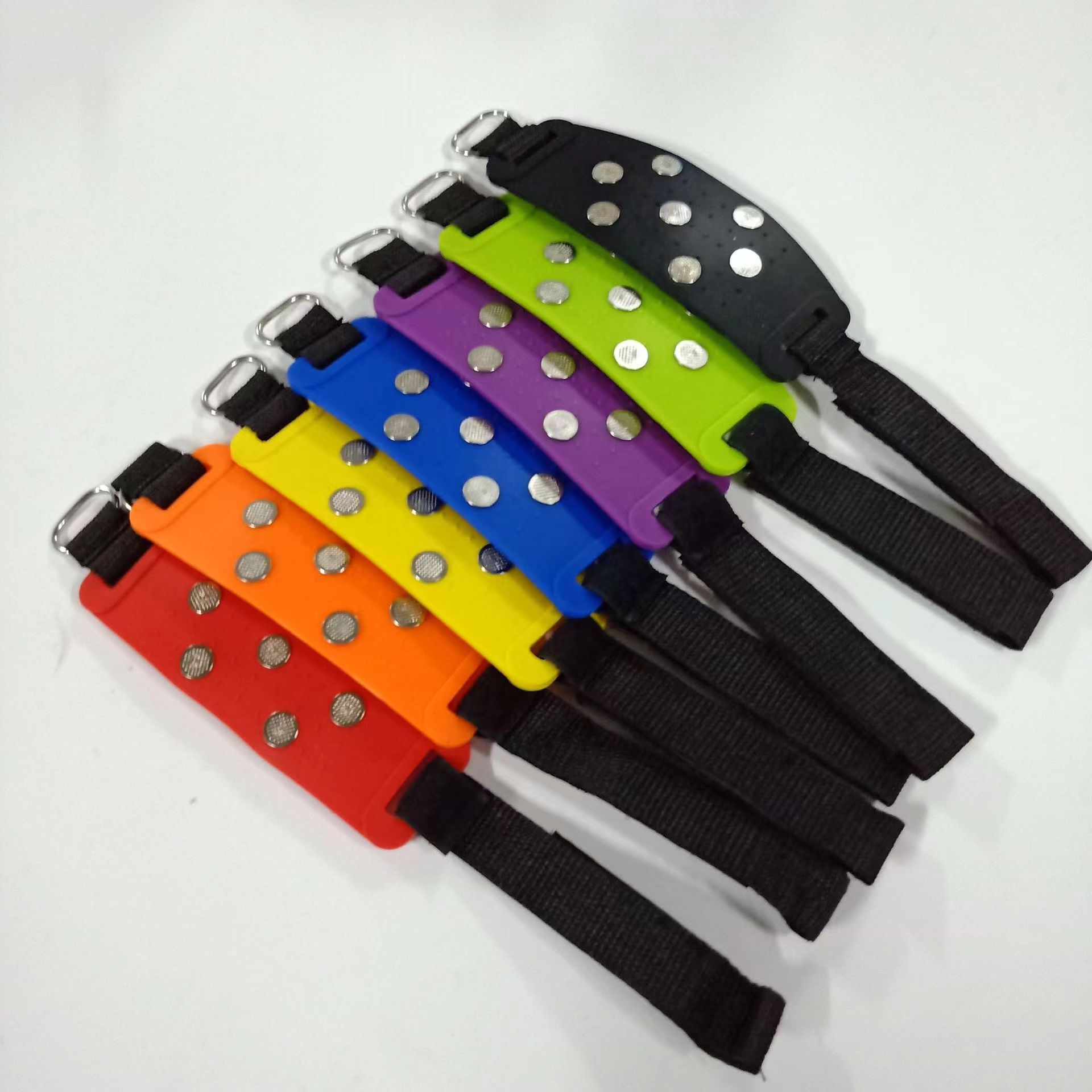 Picture of Cross-Border Silicone Seven-Tooth Velcro Crampons Winter Outdoor Sports Mountaineering Rock Climbing Snow Professional Non-Slip Spike Covers