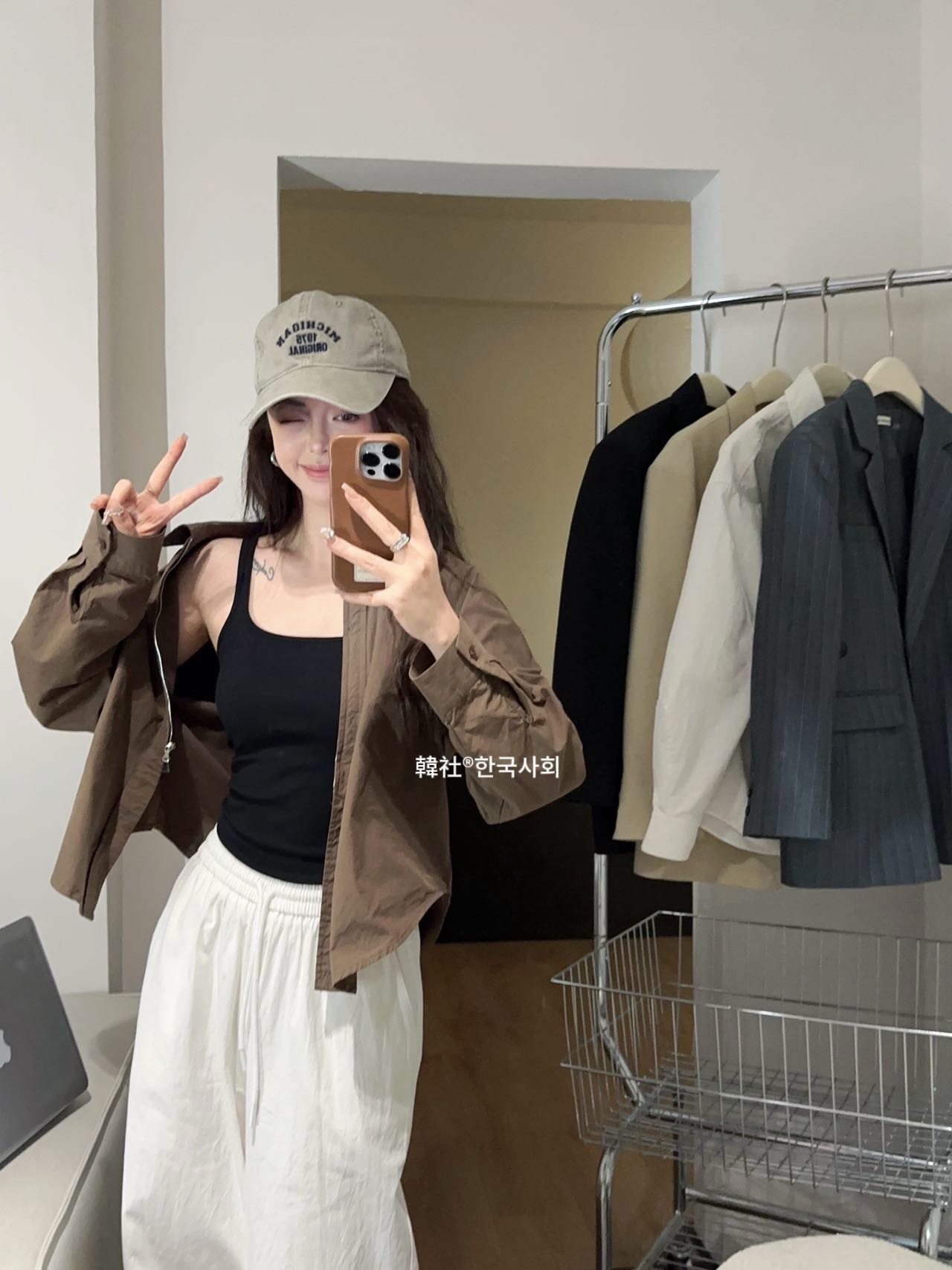 Picture of Hanshe 6612 thread small square collar one-piece Cup Vest Women's early spring slim fit inner wear outer wear slimming top