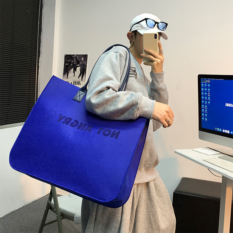 Fashion brand large capacity tote bag felt handbag commuter shopping bag advertising gift bag Klein blue bag