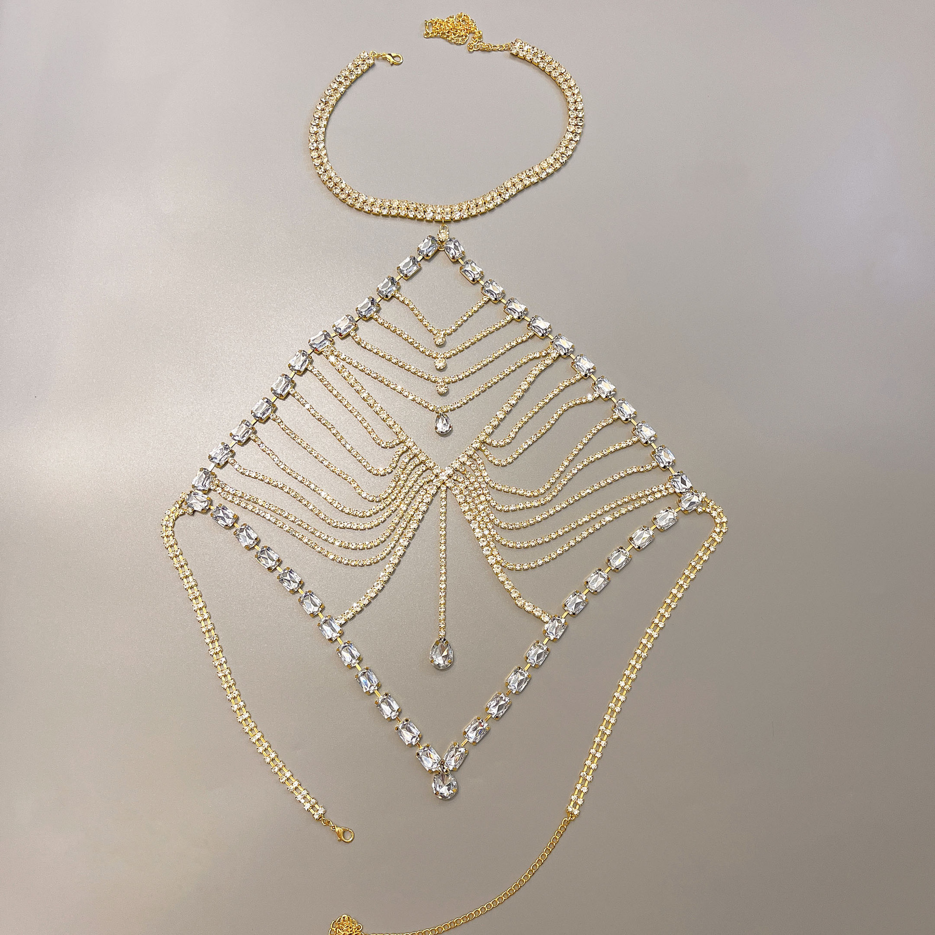 Picture of Cross-border sexy beach accessories rhinestone Diamond-embedded Big Peach heart tassel body chain bra accessories factory one-piece delivery