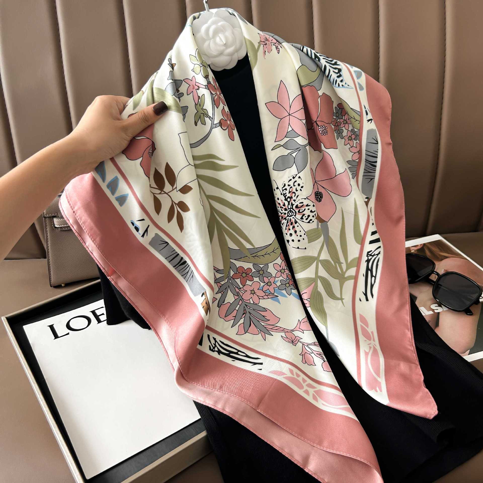 Picture of New 90cm Large Square Silk Elegant High-grade Decorative Shawl Women's Silk Scarf Fashion All-match Professional Scarf