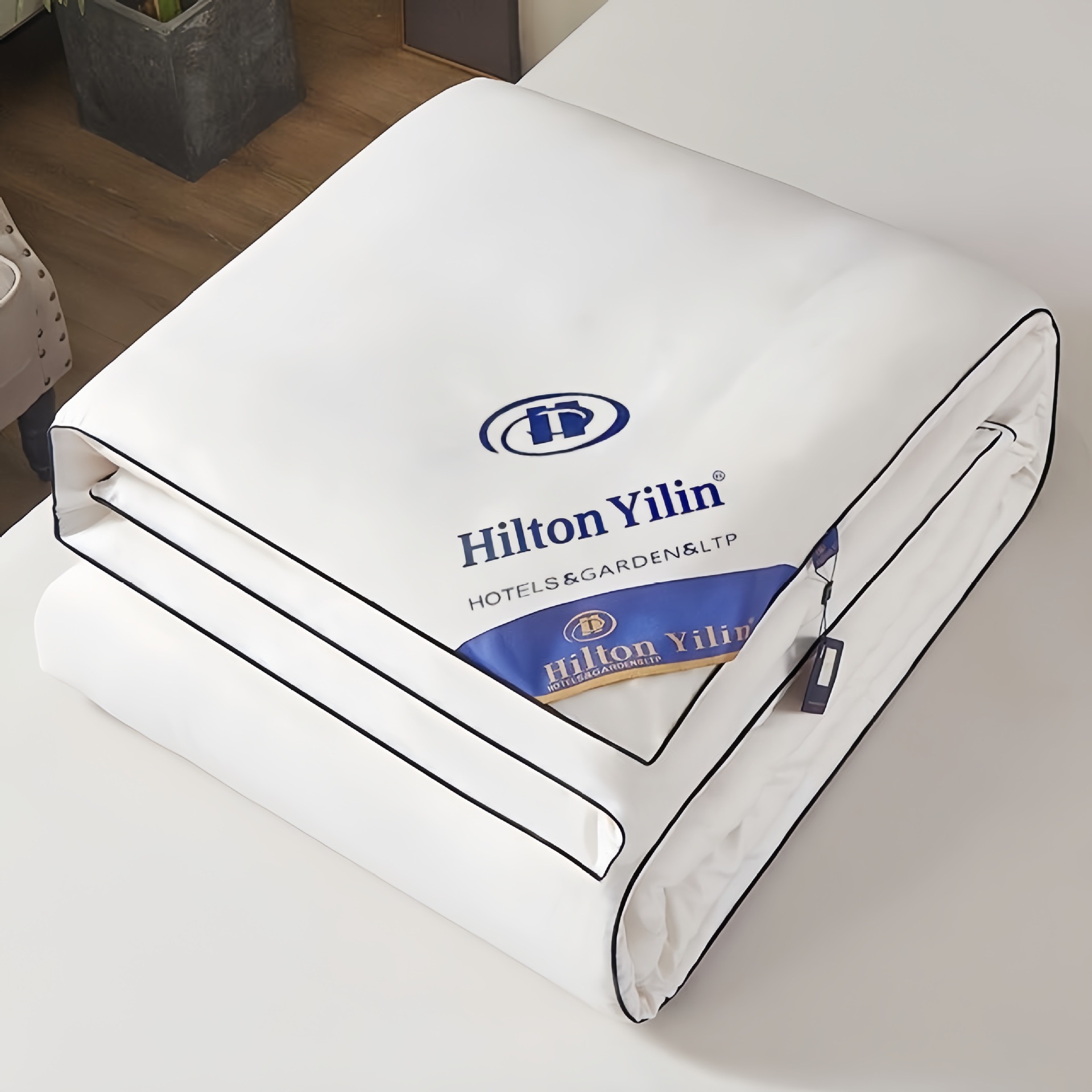 Picture of Hilton Doubletree Silk Cotton Quilt Hotel Feather Velvet Spring, Autumn and Winter Quilt Core Can Be Used in All Seasons, Same Style as Hotel Quilt