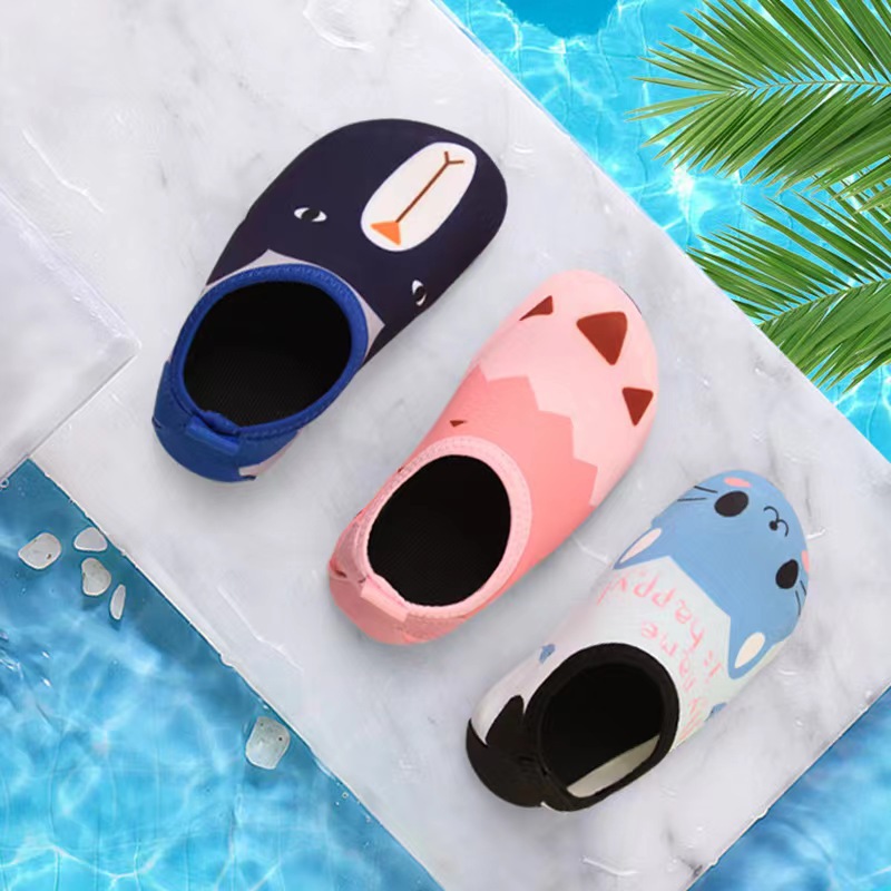 Beach socks women's diving snorkeling swimming shoes soft shoes non-slip cut-proof red foot stickers shoes
