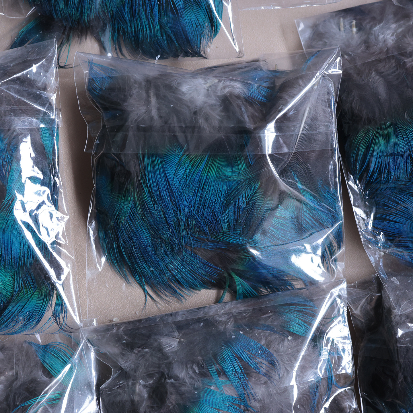 Picture of Wholesale Peacock Blue Flakes 3-9cm Dot Green DIY Material Jewelry Clothing Crafts Decorative Feather Accessories Can Be Mixed