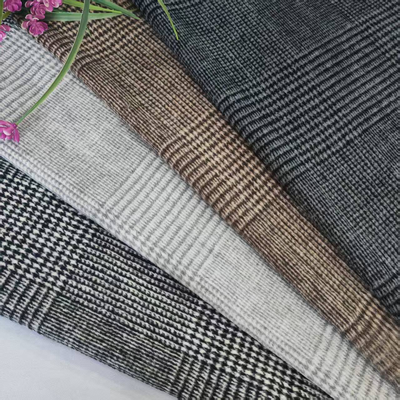 Shaoxing Manufacturer's Ready-Made Autumn and Winter Houndstooth Plaid Coats, Fashion Shoes, Hats, Bags, Houndstooth Woolen Fabrics
