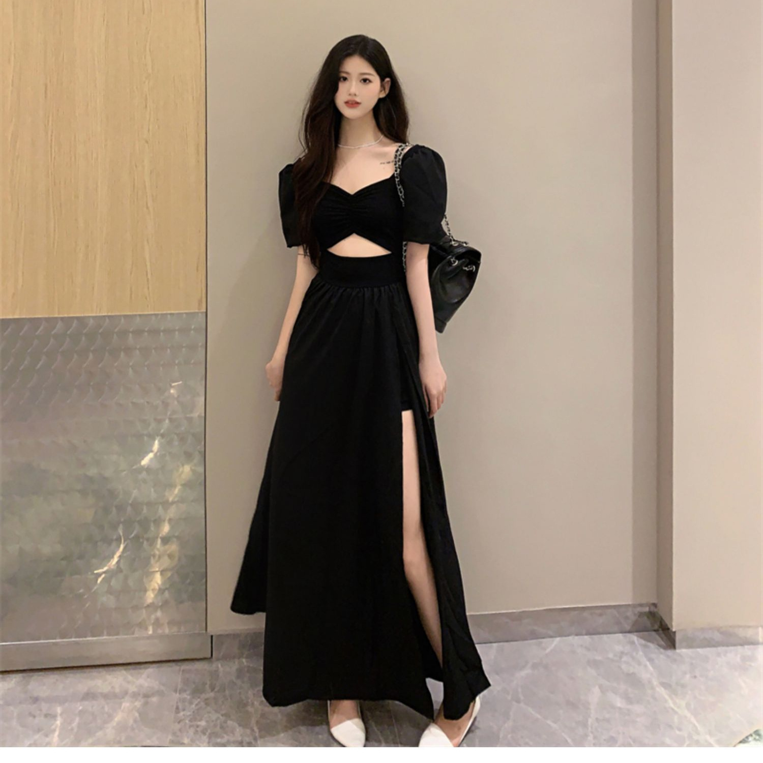 Real shot 2024 new summer French Hepburn style dress women's clothing design feeling black short sleeve split long skirt
