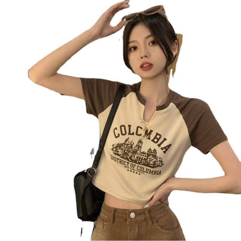 Hot Girl V Neck Short-Sleeved T-Shirt for Women Summer 2025 New Sweet and Spicy American Retro Design Short Student Top Trendy