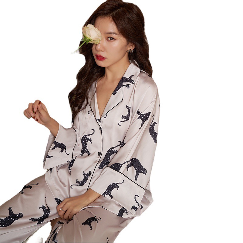 2024 New Spring and Autumn Women's Pajamas Thin Simulated Silk Cardigan Long Sleeve Printed Pajamas Casual Home Clothing Set