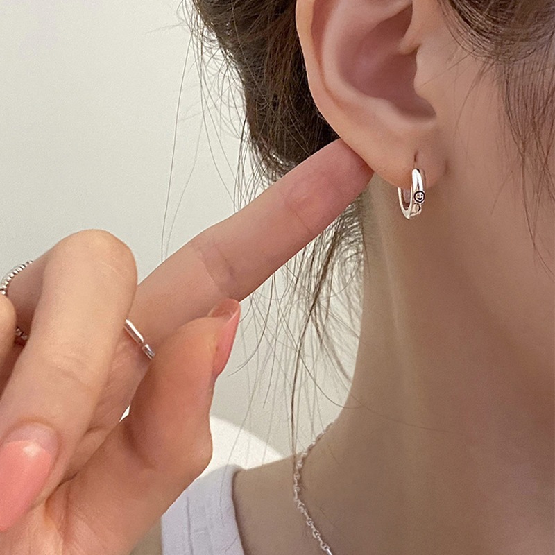 Smiling Face Earrings Women's Korean Style Fashion Personality Design Sense S925 Silver Simple Ear Buckle ins Style Hip Hop Ear Trendy