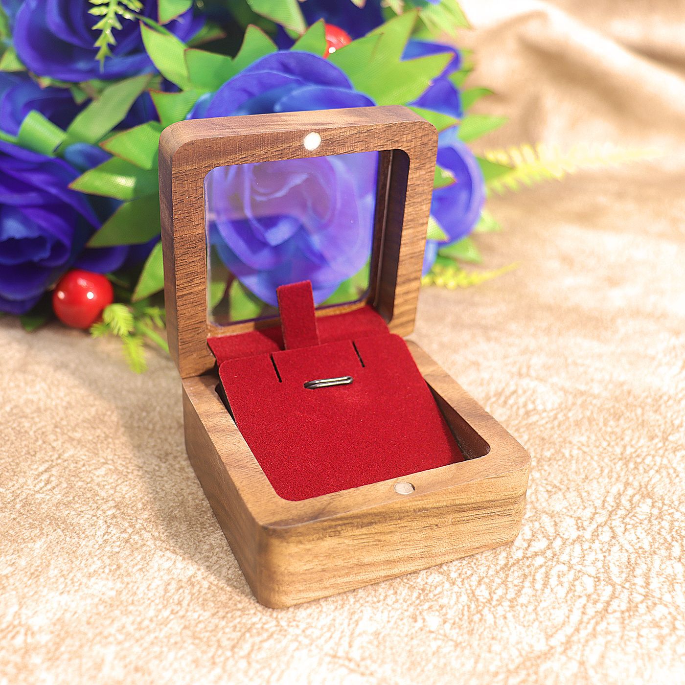 Picture of Factory wholesale walnut window jewelry box jewelry box pendant necklace small jewelry gift packaging storage box for women