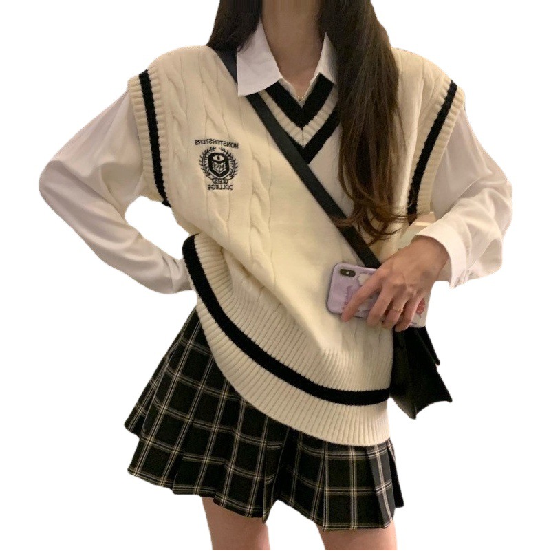 College Style Knitwear for Women Spring & Fall 2024 New Design Niche Knitwear Vest Vest Loose Outer Top